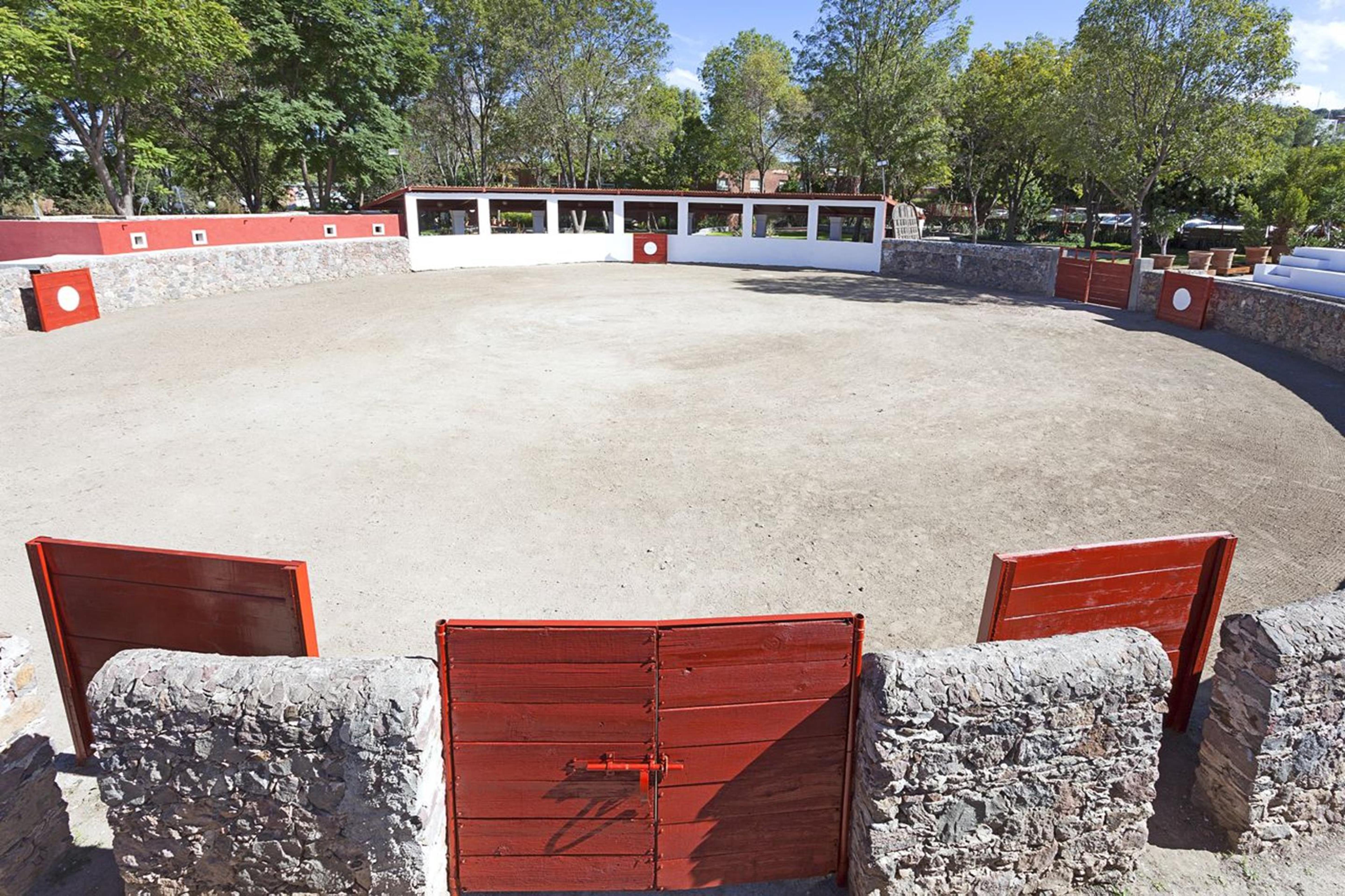 Real De Minas San Miguel De Allende Exterior photo The bullring